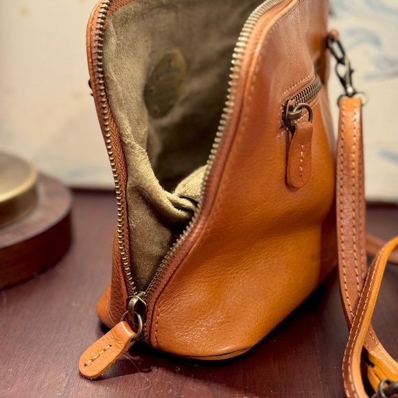 Pratesi Authentic Genuine Leather Crossbody - Picture 4 of 5